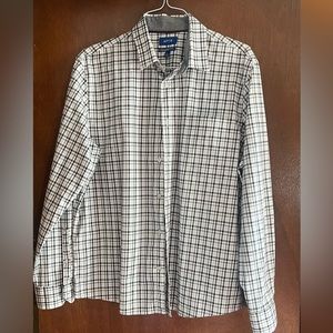 Mens Premier Flex untucked fit button up shirt.